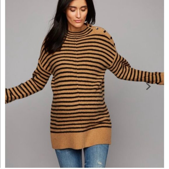 Luxe Essentials Denim Tan and Black Button Shoulder Maternity Sweater NWT Small - Picture 1 of 10